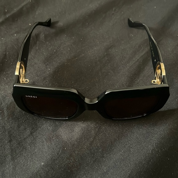Pair of Gucci Sunglasses. Originally bought without the chain. - Picture 1 of 7